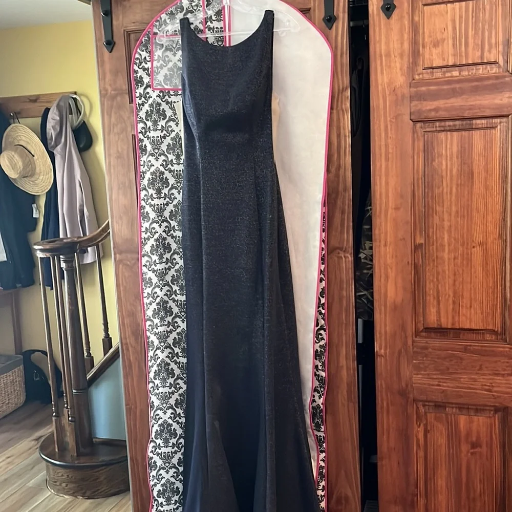 JOVANI Size 8. Formal - Picture 4 of 4